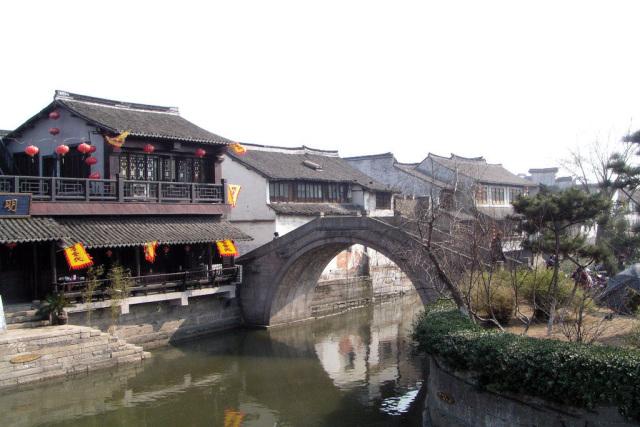 悬崖跳水运动